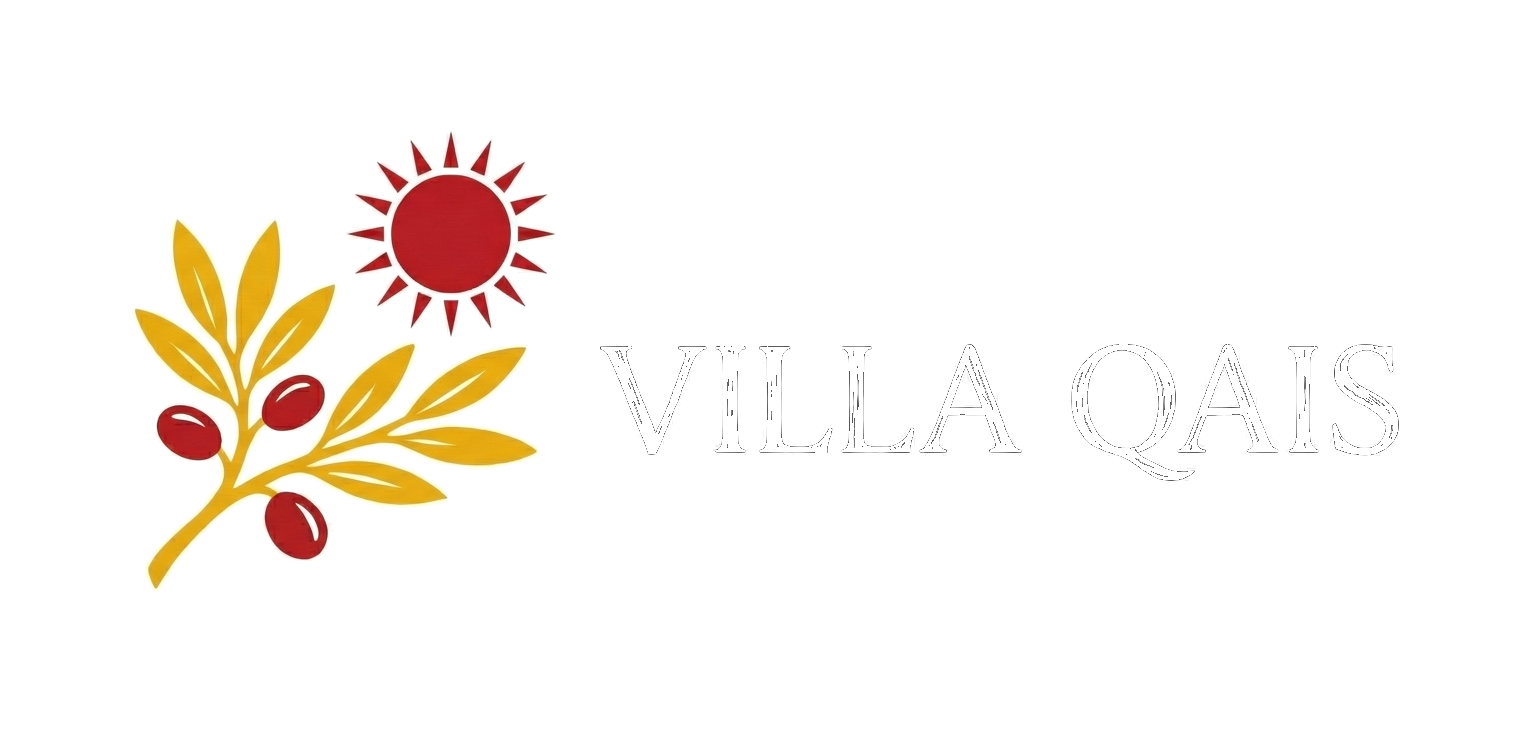 villa_qais_transparant_witte_letters